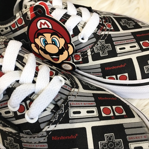 Vans X Nintendo Controller Authentic size 2.5 kids - Picture 7 of 8